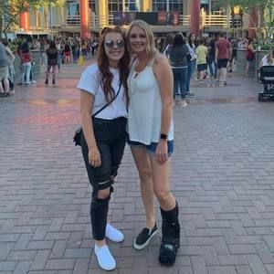 Meet your Posher, Kayla